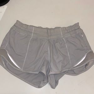 Lululemon Hotty Hot Short 2.5 Size 2
